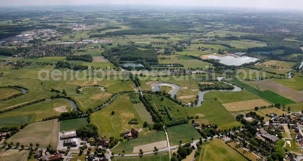 Hamm from above - Curves in the course of the river the lip on the lip Meadows near Hamm in North Rhine-Westphalia