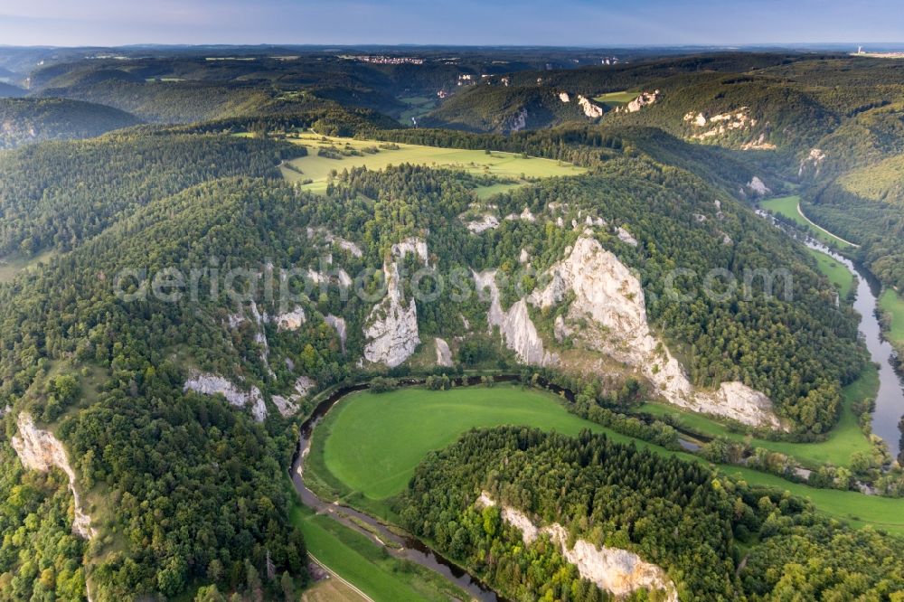 Aerial photograph Buchheim - Curved loop of the riparian zones on the course of the river Danube in Buchheim in the state Baden-Wuerttemberg, Germany