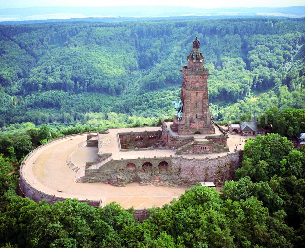 Aerial photograph Steinthaleben - Blick auf das Kyffhäuserdenkmal in Bad Frankenhausen. Das Kyffhäuserdenkmal (auch Barbarossadenkmal oder Kaiser-Wilhelm-Denkmal) auf der Kuppe des Kyffhäuserberges wurde 1890 bis 1896 zu Ehren von Kaiser Wilhelm I. errichtet. Es ist das drittgrößte Denkmal Deutschlands. View of the Kyffhäuser monument in Bad Frankenhausen. The Kyffhäuser monument (also Barbarossa Monument or Kaiser-Wilhelm-monument) on the top of the Mount Kyffhäuser was built from 1890 to 1896 in honor of Kaiser Wilhelm I.. It is the third largest monument in Germany.