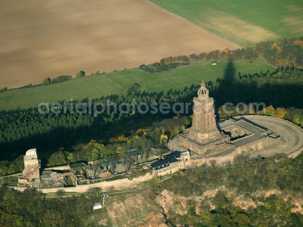 Steinthaleben from above - Blick auf das Kyffhäuserdenkmal in Bad Frankenhausen. Das Kyffhäuserdenkmal (auch Barbarossadenkmal oder Kaiser-Wilhelm-Denkmal) auf der Kuppe des Kyffhäuserberges wurde 1890 bis 1896 zu Ehren von Kaiser Wilhelm I. errichtet. Es ist das drittgrößte Denkmal Deutschlands. View of the Kyffhäuser monument in Bad Frankenhausen. The Kyffhäuser monument (also Barbarossa Monument or Kaiser-Wilhelm-monument) on the top of the Mount Kyffhäuser was built from 1890 to 1896 in honor of Kaiser Wilhelm I.. It is the third largest monument in Germany.