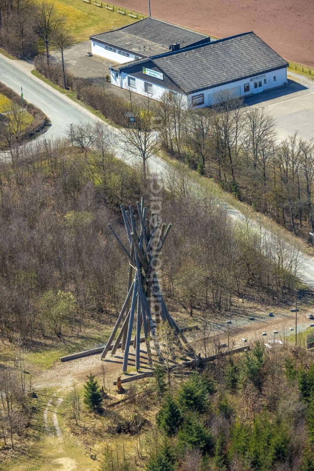 Aerial photograph Gudenhagen - Tourist attraction and sightseeing Kyrill-Tor on the street Petersborn in Gudenhagen at Sauerland in the state North Rhine-Westphalia, Germany