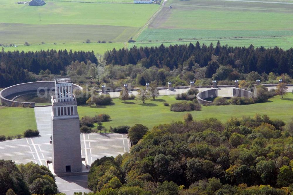 Aerial photograph Weimar - Blick auf den Turm der Freiheit auf dem Ettersberger Friedhof des KZ Buchenwald. Vor dem Glockenturm steht die Figurengruppe von Fritz Cremer. Das Mahnmal wurde in den 50er Jahren errichtet. Anschrift: Gedenkstätte Buchenwald, 99427 Weimar-Buchenwald; Tel. 03643/4300;