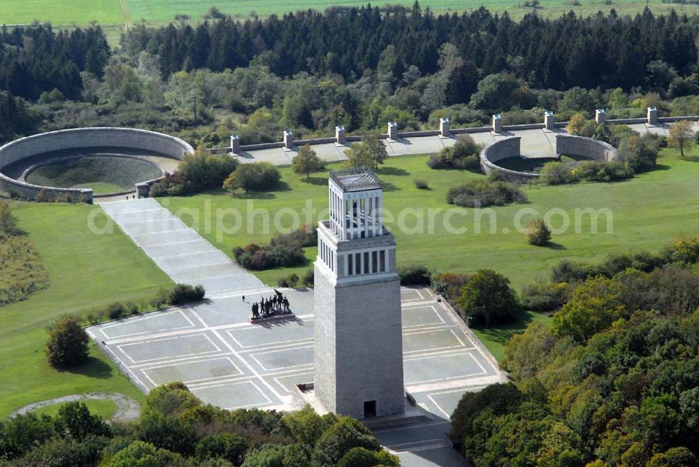 Weimar from the bird's eye view: Blick auf den Turm der Freiheit auf dem Ettersberger Friedhof des KZ Buchenwald. Vor dem Glockenturm steht die Figurengruppe von Fritz Cremer. Das Mahnmal wurde in den 50er Jahren errichtet. Anschrift: Gedenkstätte Buchenwald, 99427 Weimar-Buchenwald; Tel. 03643/4300;