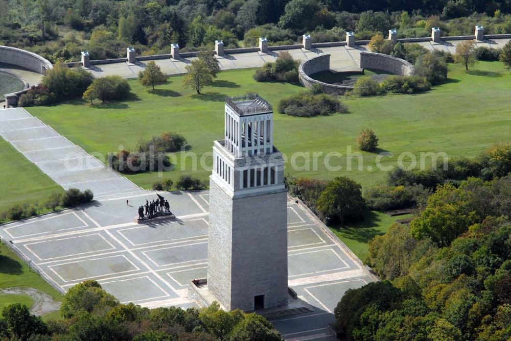 Aerial image Weimar - Blick auf den Turm der Freiheit auf dem Ettersberger Friedhof des KZ Buchenwald. Vor dem Glockenturm steht die Figurengruppe von Fritz Cremer. Das Mahnmal wurde in den 50er Jahren errichtet. Anschrift: Gedenkstätte Buchenwald, 99427 Weimar-Buchenwald; Tel. 03643/4300;