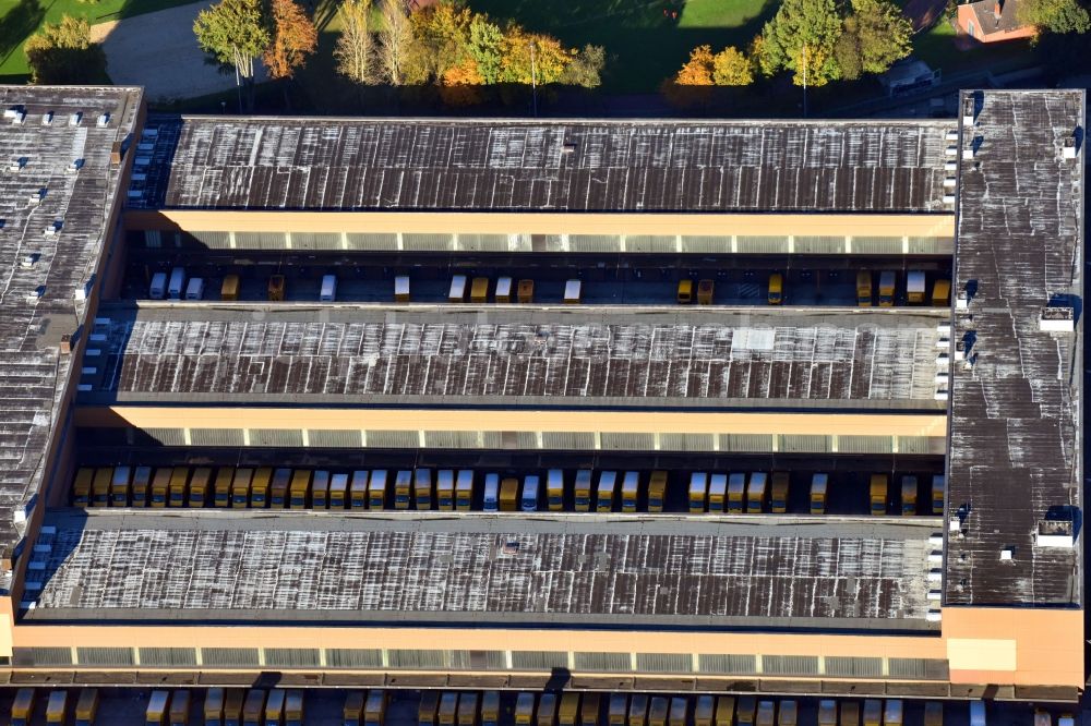 Hamburg from above - Warehouse building complex and logistics center on the premises of DHL AG - Deutsche Post in the district Altona in Hamburg, Germany