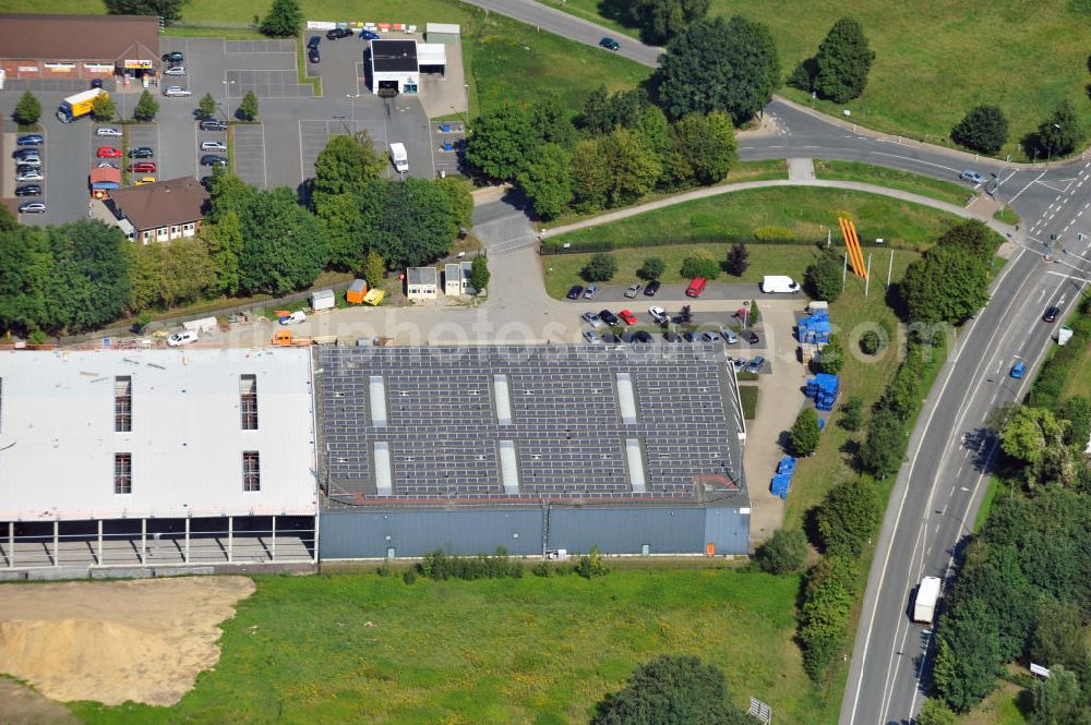 Bergkamen from the bird's eye view: Lager- und Produktionshalle an der Rünther Straße 120 in Bergkamen in Nordrhein-Westfalen / North Rhine-Westphalia. Ein Projekt der Unternehmensgruppe Markus Gerold. Mieter ist die Finnveden Bulten GmbH.