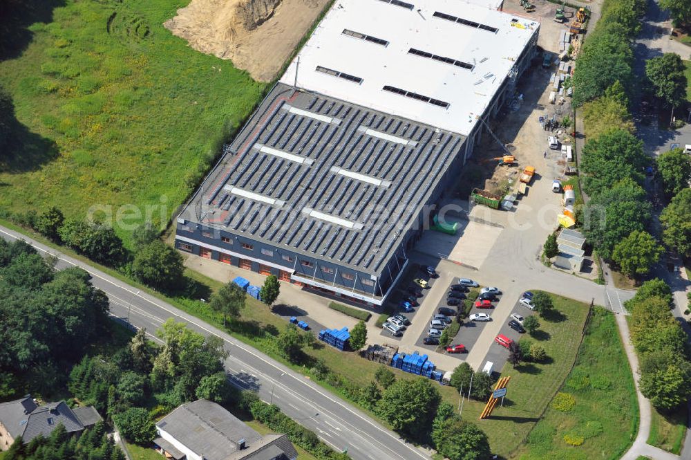 Aerial image Bergkamen - Lager- und Produktionshalle an der Rünther Straße 120 in Bergkamen in Nordrhein-Westfalen / North Rhine-Westphalia. Ein Projekt der Unternehmensgruppe Markus Gerold. Mieter ist die Finnveden Bulten GmbH.