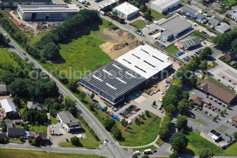 Bergkamen from above - Lager- und Produktionshalle an der Rünther Straße 120 in Bergkamen in Nordrhein-Westfalen / North Rhine-Westphalia. Ein Projekt der Unternehmensgruppe Markus Gerold. Mieter ist die Finnveden Bulten GmbH.