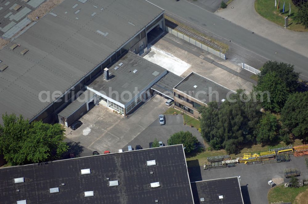 Bönen from above - Lager- und Produktionshalle mit Bürogebäude im Industriegebiet. Der Komplex besteht auf 2 Lager- Produktionshallen mit jeweils ca. 2.500 m² Nutzfläche, Bürotrackt mit ca. 600 m² Nutzfläche, Sozialräume und Garagen. Adresse: Rudolf-Diesel-Str. 10, 59199 Bönen; Vermietung / Verwaltung: Unternehmensgruppe Markus Gerold, An der Vaerstbrücke 1, 59425 Unna, Tel. +49(0)2303 25036-26, Fax +49(0)2303 25036-27, E-Mail: info@markus-gerold.de