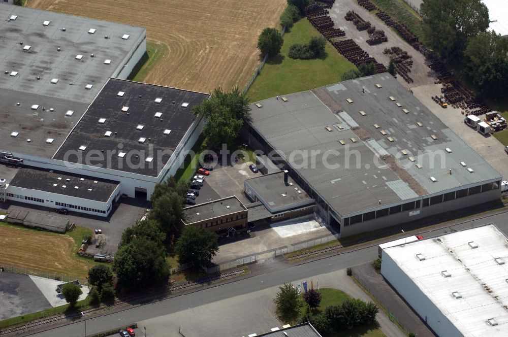 Bönen from above - Lager- und Produktionshalle mit Bürogebäude im Industriegebiet. Der Komplex besteht auf 2 Lager- Produktionshallen mit jeweils ca. 2.500 m² Nutzfläche, Bürotrackt mit ca. 600 m² Nutzfläche, Sozialräume und Garagen. Adresse: Rudolf-Diesel-Str. 10, 59199 Bönen; Vermietung / Verwaltung: Unternehmensgruppe Markus Gerold, An der Vaerstbrücke 1, 59425 Unna, Tel. +49(0)2303 25036-26, Fax +49(0)2303 25036-27, E-Mail: info@markus-gerold.de