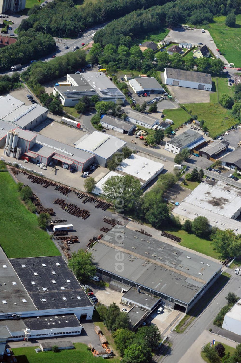 Aerial image Bönen - Produktionshalle und Lagerhalle mit Büroräumen an der Rudolf-Diesel-Straße 10 in Bönen in Nordrhein-Westfalen / North Rhine-Westphalia. Ein Projekt der Unternehmensgruppe Markus Gerold. Mieter ist die ETS Ersatz-Teile Schienenfahrzeuge GmbH.