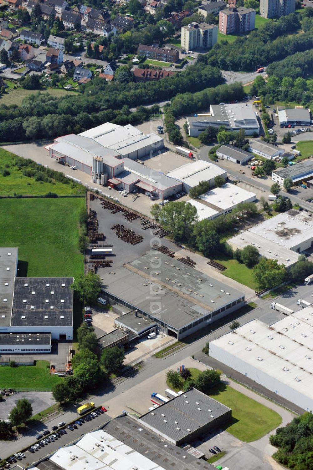 Bönen from above - Produktionshalle und Lagerhalle mit Büroräumen an der Rudolf-Diesel-Straße 10 in Bönen in Nordrhein-Westfalen / North Rhine-Westphalia. Ein Projekt der Unternehmensgruppe Markus Gerold. Mieter ist die ETS Ersatz-Teile Schienenfahrzeuge GmbH.