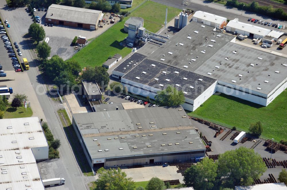 Bönen from the bird's eye view: Produktionshalle und Lagerhalle mit Büroräumen an der Rudolf-Diesel-Straße 10 in Bönen in Nordrhein-Westfalen / North Rhine-Westphalia. Ein Projekt der Unternehmensgruppe Markus Gerold. Mieter ist die ETS Ersatz-Teile Schienenfahrzeuge GmbH.