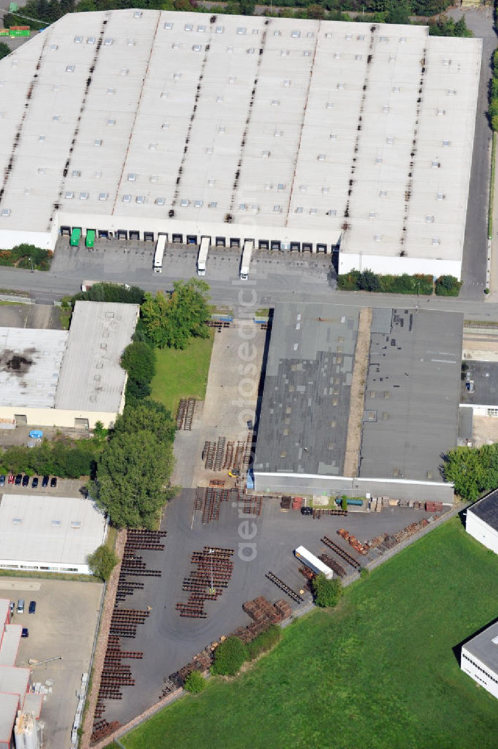 Aerial image Bönen - Produktionshalle und Lagerhalle mit Büroräumen an der Rudolf-Diesel-Straße 10 in Bönen in Nordrhein-Westfalen / North Rhine-Westphalia. Ein Projekt der Unternehmensgruppe Markus Gerold. Mieter ist die ETS Ersatz-Teile Schienenfahrzeuge GmbH.