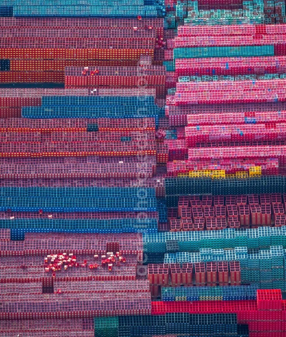 Hamm from the bird's eye view: Bearing surface of t-log trinklogistik GmbH on Hafenstrasse in the industrial area in Hamm in the state North Rhine-Westphalia