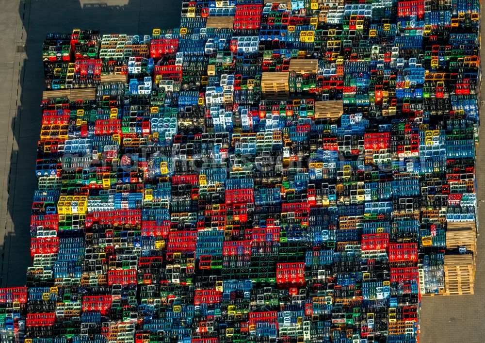 Hamm from the bird's eye view: Bearing surface of t-log trinklogistik GmbH on Hafenstrasse in the industrial area in Hamm in the state North Rhine-Westphalia