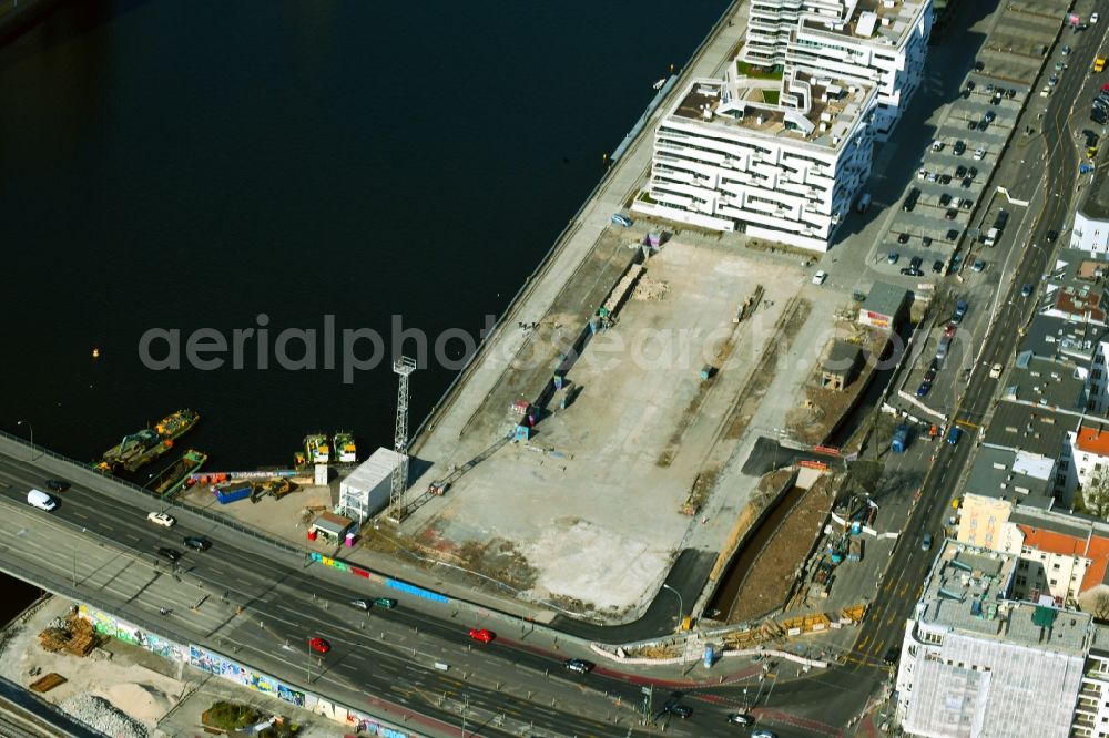 Aerial photograph Berlin - Bearing surface in the former port Osthafen on Stralauer Allee in the industrial area in the district Friedrichshain in Berlin, Germany