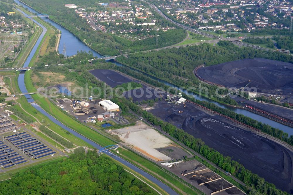 Aerial photograph Bottrop - Storage area for coal in Bottrop in the state North Rhine-Westphalia