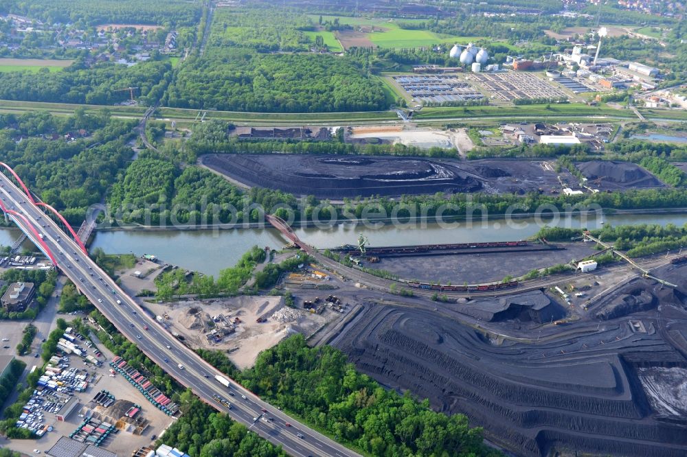 Aerial photograph Bottrop - Storage area for coal in Bottrop in the state North Rhine-Westphalia