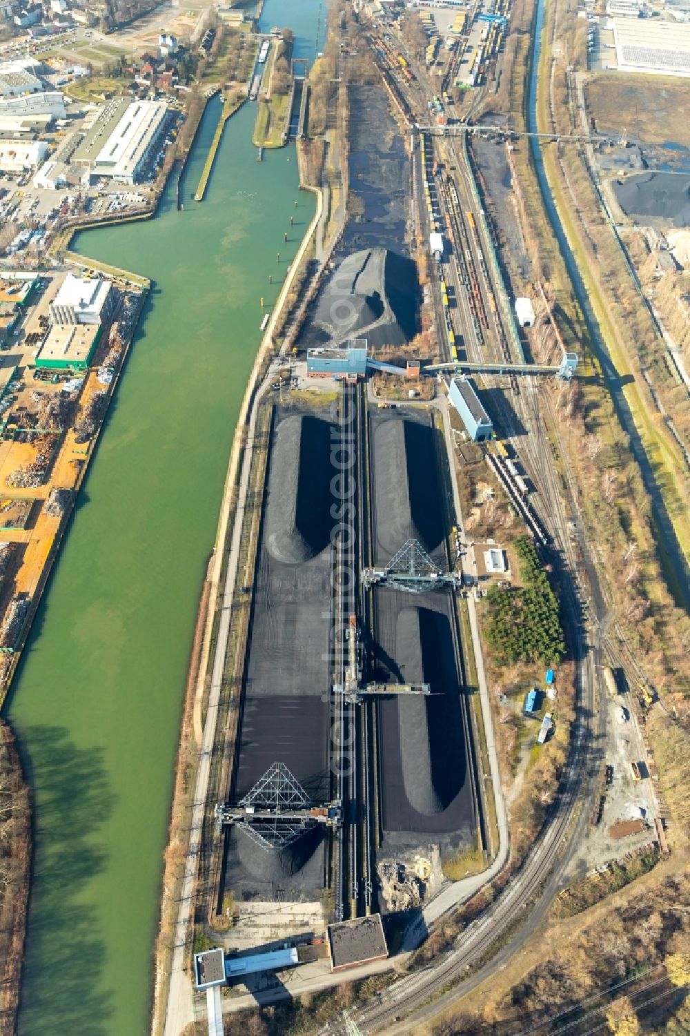 Aerial photograph Herne - Storage area for coal in Herne in the state North Rhine-Westphalia, Germany