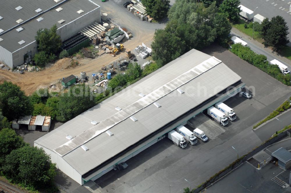 Unna from above - Lagerhalle mit integriertem Büro (2000 qm) im Industriepark Unna. Adresse: Otto-Hahn-Straße 22, 59423 Unna; Vermietung / Verwaltung: Unternehmensgruppe Markus Gerold, An der Vaerstbrücke 1, 59425 Unna, Tel. +49(0)2303 25036-26, Fax +49(0)2303 25036-27, E-Mail: info@markus-gerold.de