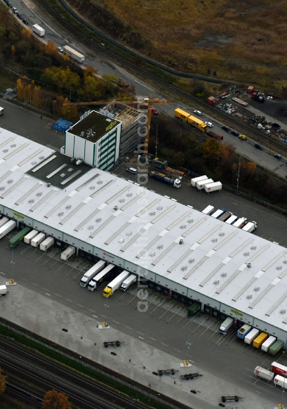 Hamburg from the bird's eye view: Warehouses and forwarding building Bursped an der Halskestrasse in the district Billbrook in Hamburg