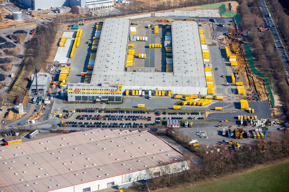 Aerial image Dorsten - Warehouses and forwarding building DHL Frachtzentrum Dorsten on Luensingskuhle in the district Feldmark in Dorsten in the state North Rhine-Westphalia