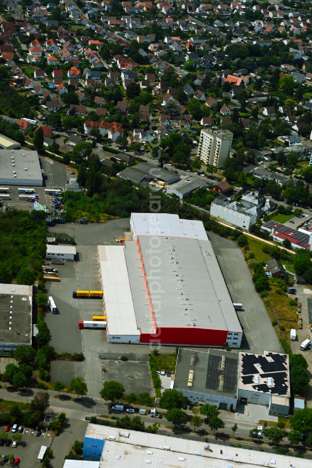 Worms from the bird's eye view: Warehouses and forwarding buildings of the Fiege external warehouse on Niedesheimer Strasse in Worms in the state of Rhineland-Palatinate, Germany