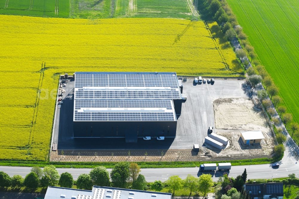 Enger from the bird's eye view: Warehouses and forwarding building on Gewerbegebiet Oldinghausen in Enger in the state North Rhine-Westphalia, Germany