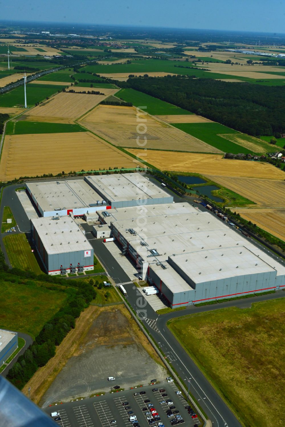 Barsinghausen from the bird's eye view: Warehouses and forwarding building Kaufland Logistik on street Dieselstrasse in the district Wichtringhausen in Barsinghausen in the state Lower Saxony, Germany