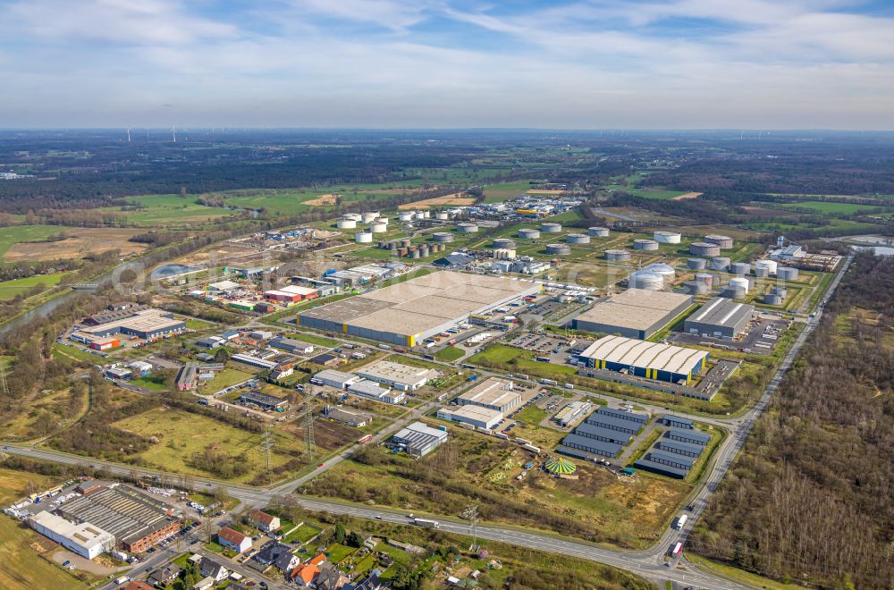 Aerial image Hünxe - Warehouses and forwarding building LGI Logistics Group International GmbH on Werner-Heisenberg-Strasse in Huenxe in the state North Rhine-Westphalia, Germany