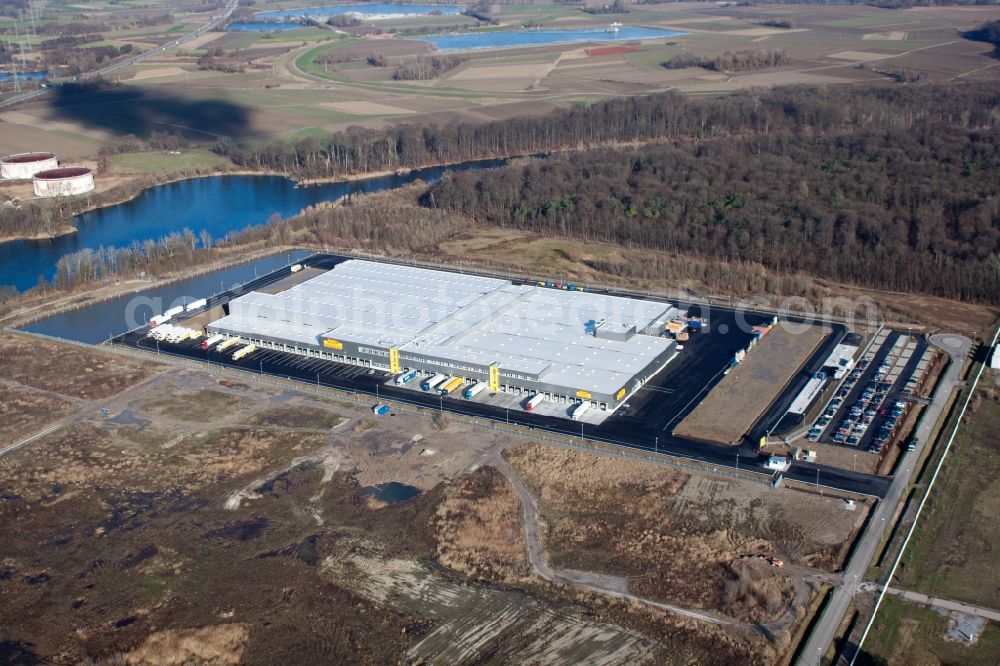 Wörth am Rhein from the bird's eye view: Warehouses and forwarding building Netto Marken-Discount AG & Co. KG -Lager Woerth in the district Industriegebiet Woerth-Oberwald in Woerth am Rhein in the state Rhineland-Palatinate