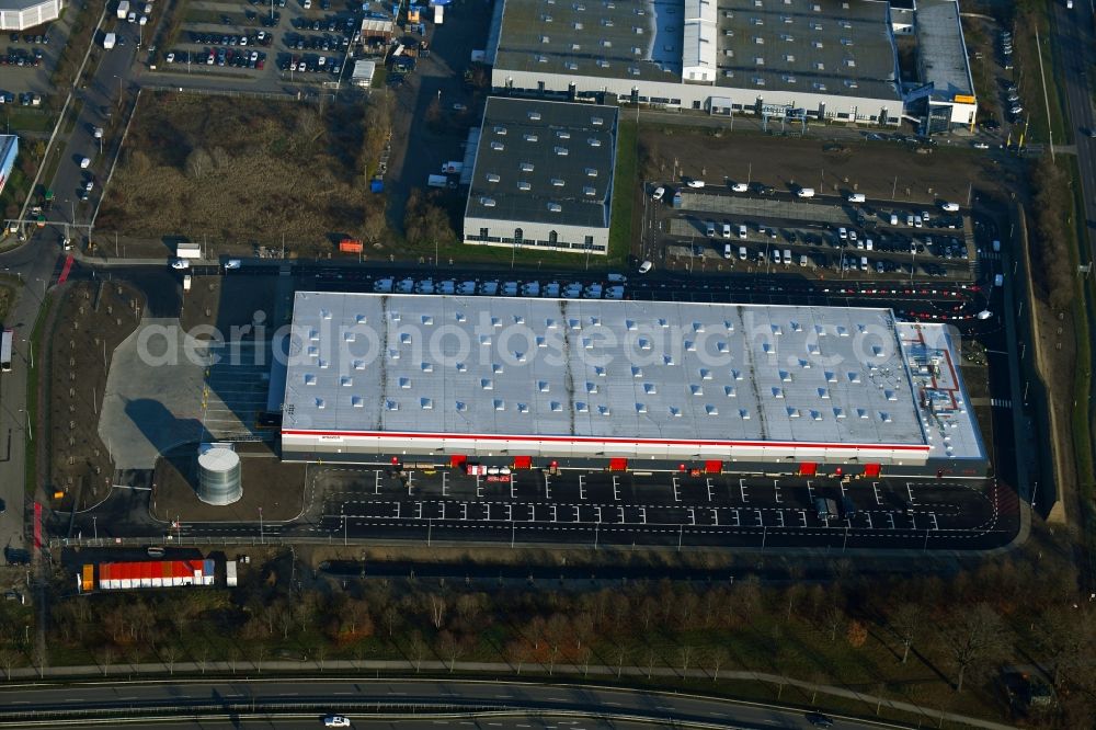 Hoppegarten from the bird's eye view: Warehouse and forwarding building Digitalstrasse- Neuer Hoenower Weg on federal street B1 in the district Dahlwitz-Hoppegarten in Hoppegarten in the state Brandenburg, Germany