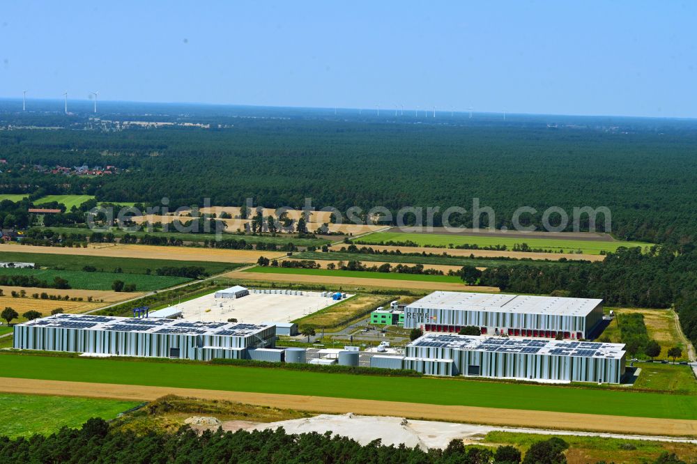 Aerial photograph Berkhof - Warehouses and forwarding building REWE Group Fruchtlogistik on street Wieckenberger Strasse in Berkhof in the state Lower Saxony, Germany