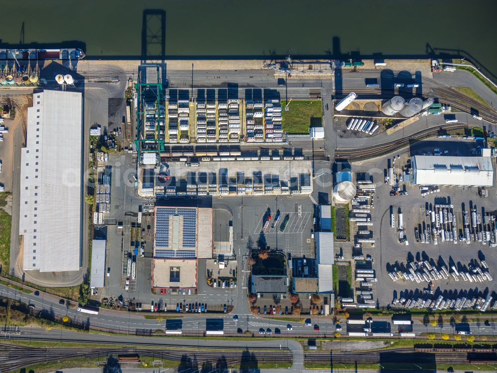 Hamm from the bird's eye view: Warehouses and forwarding building Rhenus Port Logistics Rhein-Ruhr GmbH on Hafenstrasse in Hamm at Ruhrgebiet in the state North Rhine-Westphalia, Germany