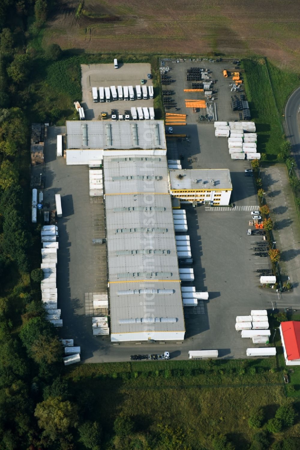 Aerial photograph Lalendorf - Warehouses and forwarding building of DB Schenker Zu den Wiesen in Lalendorf in the state Mecklenburg - Western Pomerania, Germany