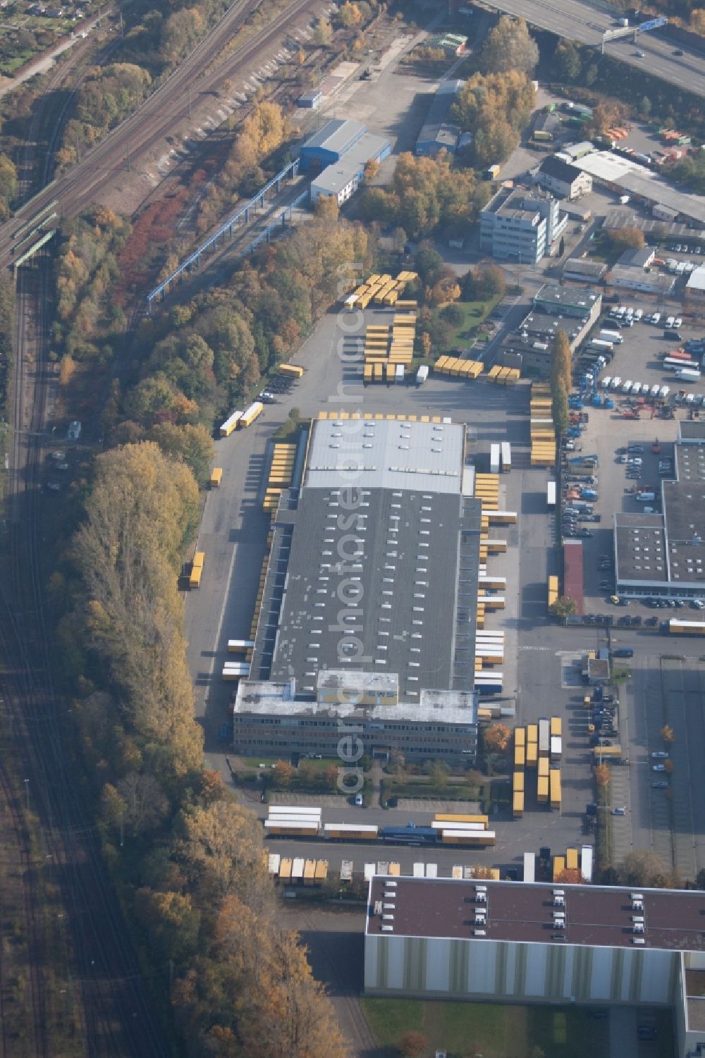 Aerial photograph Karlsruhe - Warehouses and forwarding building SWS-Speditions-GmbH, Otto-street in the district Durlach in Karlsruhe in the state Baden-Wuerttemberg