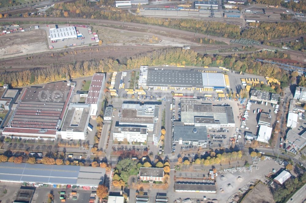 Karlsruhe from the bird's eye view: Warehouses and forwarding building SWS-Speditions-GmbH, Otto-street in the district Durlach in Karlsruhe in the state Baden-Wuerttemberg