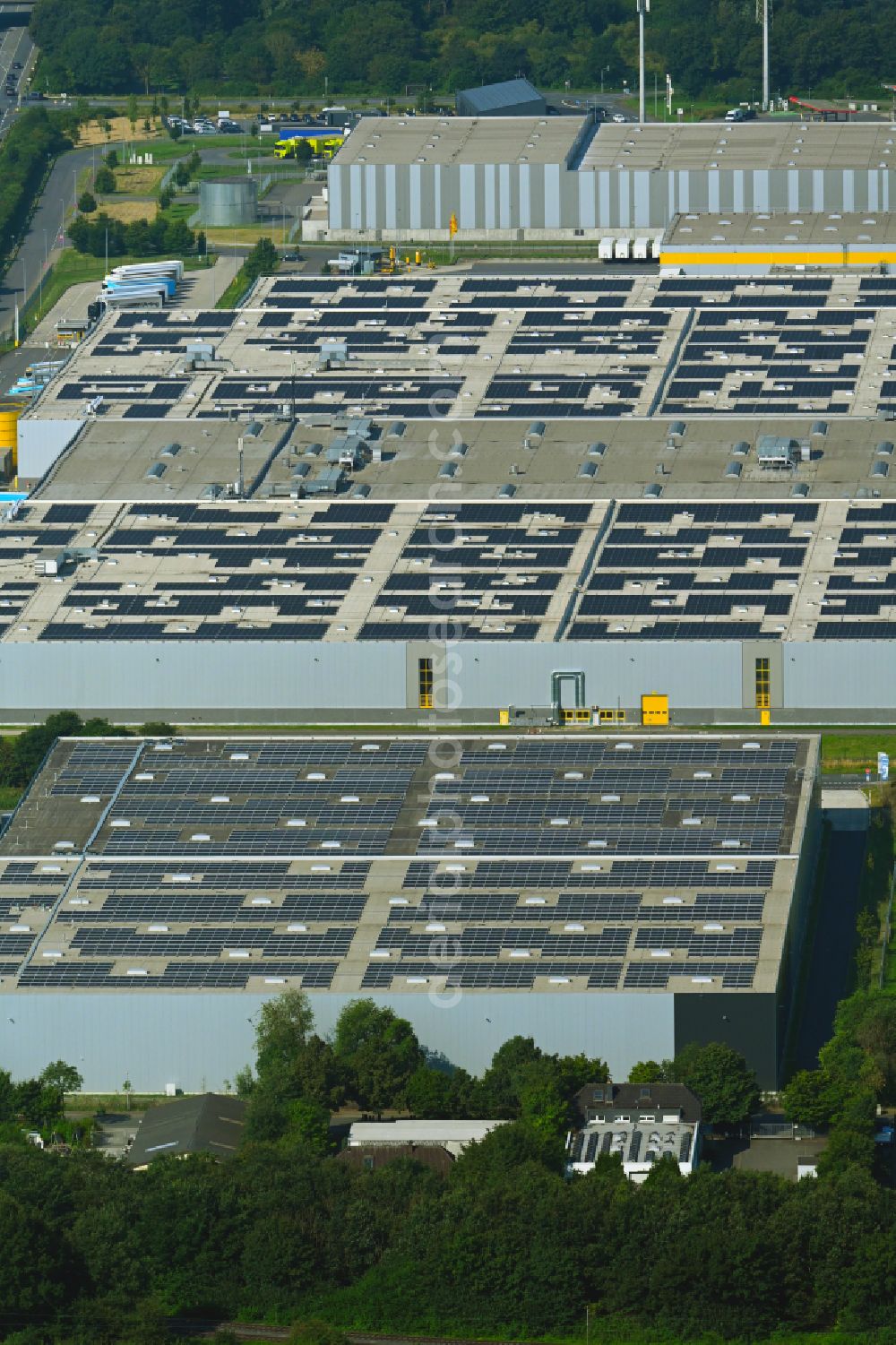 Rheinberg from above - Warehouse complex-building in the industrial area Amazon DUS2 on street Amazonstrasse in the district Winterswick in Rheinberg in the state North Rhine-Westphalia, Germany