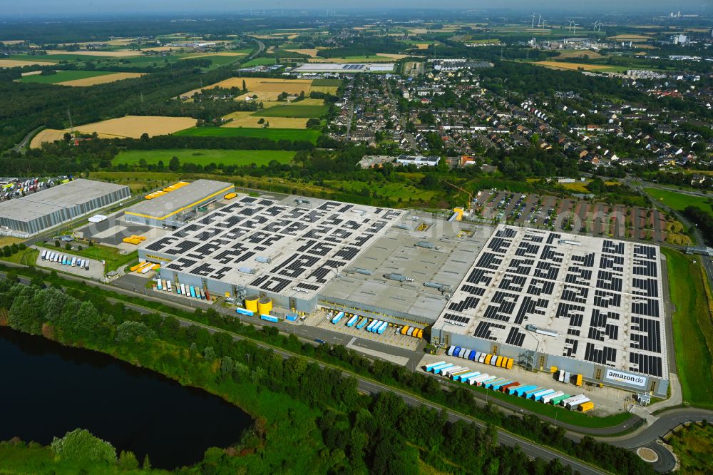 Aerial photograph Rheinberg - Warehouse complex-building in the industrial area Amazon DUS2 on street Amazonstrasse in the district Winterswick in Rheinberg in the state North Rhine-Westphalia, Germany