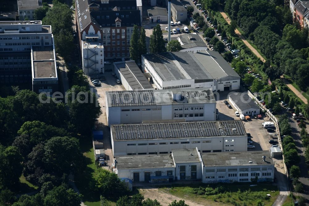 Aerial image Berlin - Warehouse complex-building in the industrial area of A. Baur Pharma GmbH & Co. KG and India Food Singh GmbH in Berlin