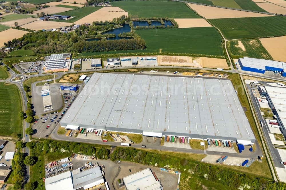 Aerial image Emmerich am Rhein - Warehouse complex-building in the industrial area BLG Handelslogistik GmbH & Co.KG in the district Huethum in Emmerich am Rhein in the state North Rhine-Westphalia, Germany