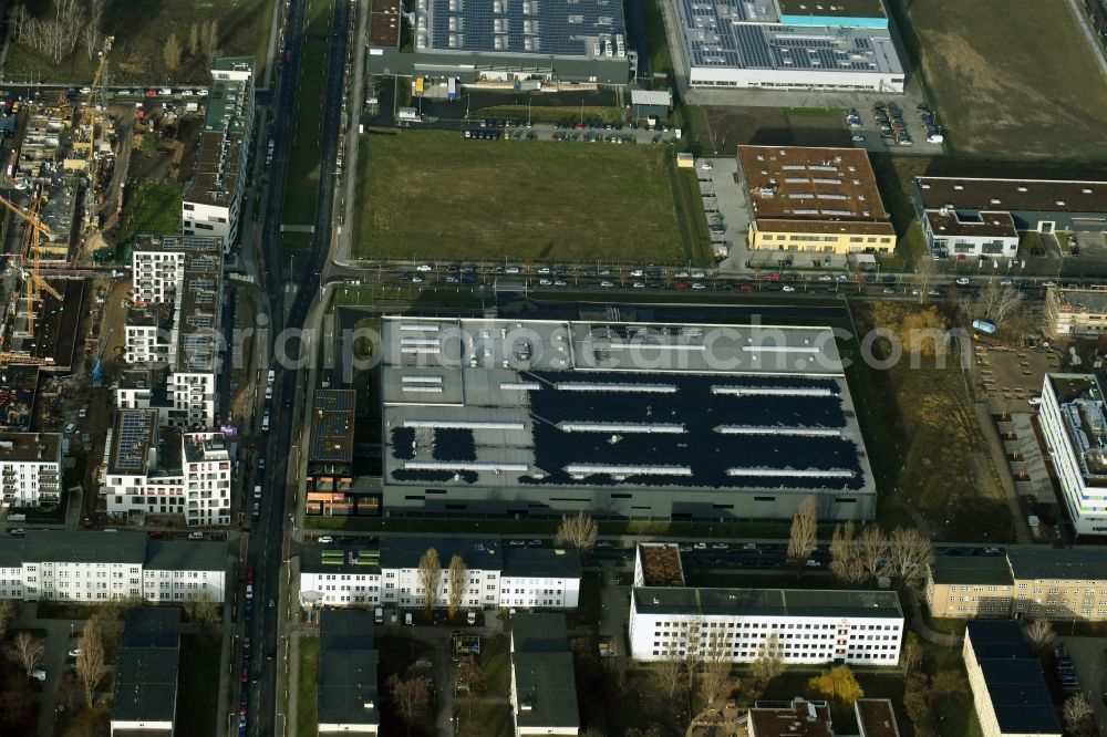 Aerial photograph Berlin - Warehouse complex-building in the industrial area on Gross-Berliner Damm in Berlin in Germany