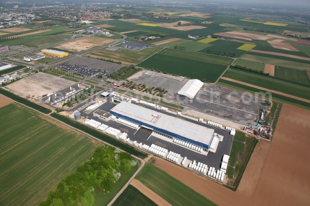 Aerial image Mainz - Warehouse complex-building of the logistics company Hermes in the business area Wirtschaftspark Mainz - Rhein / Main in Mainz in the state Rhineland-Palatinate, Germany