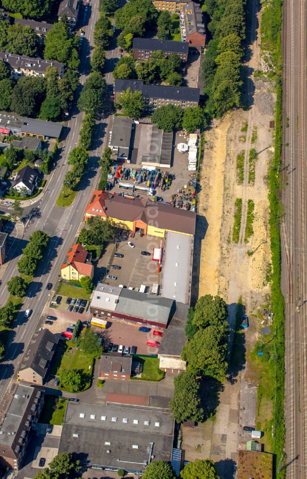 Gelsenkirchen from above - Warehouse complex-building Medical Service Medi Store GmbH and drinks Possemeyer on Nordring in Gelsenkirchen - Buer in North Rhine-Westphalia