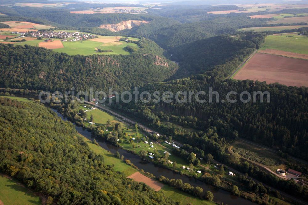 Aerial image Gutenacker - Blick auf das Lahntal bei Gutenacker im Rhein-Lahnkreis in Rheinland-Pfalz. Das Lahntal erstreckt sich entlang der Lahn, welche ein 245 km langer, rechter bzw. östlicher Nebenfluss des Rheins in Nordrhein-Westfalen, Hessen und Rheinland-Pfalz ist.