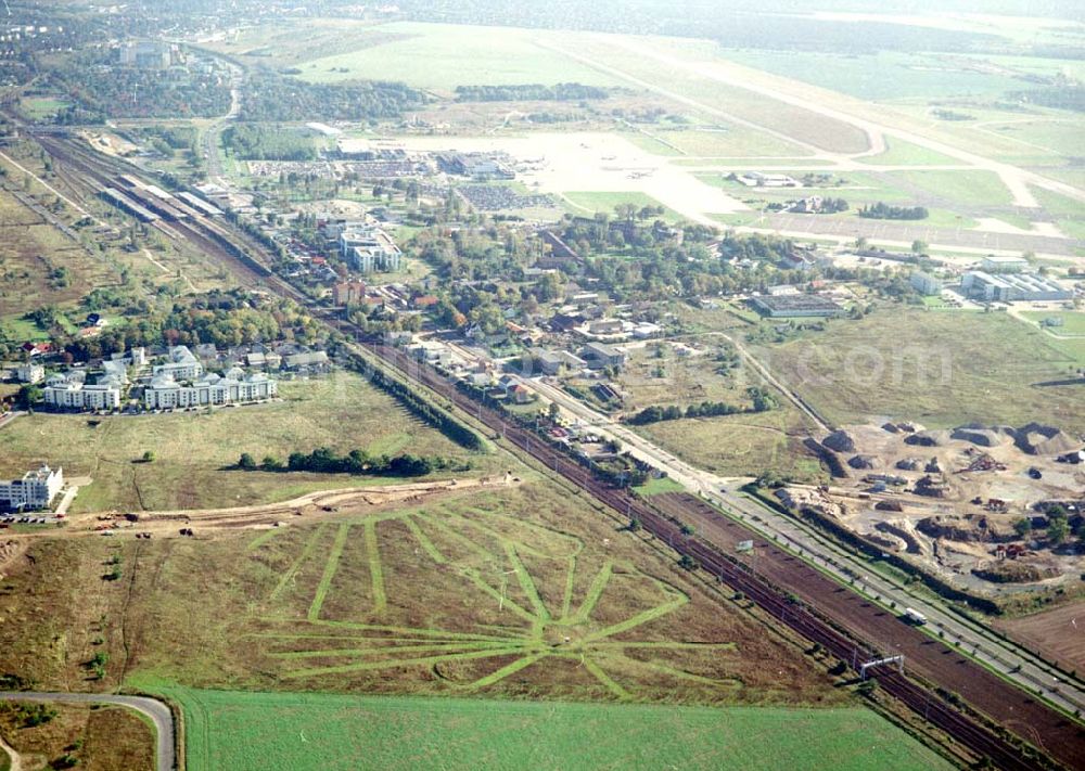 Aerial image Schönefeld, Brandenburg - Land-Art Projekt im Gewerbe- und Wohngebiet Roncasa der HVB Projekt GmbH westlich des S- und Fernbahnhofes Schönefeld.