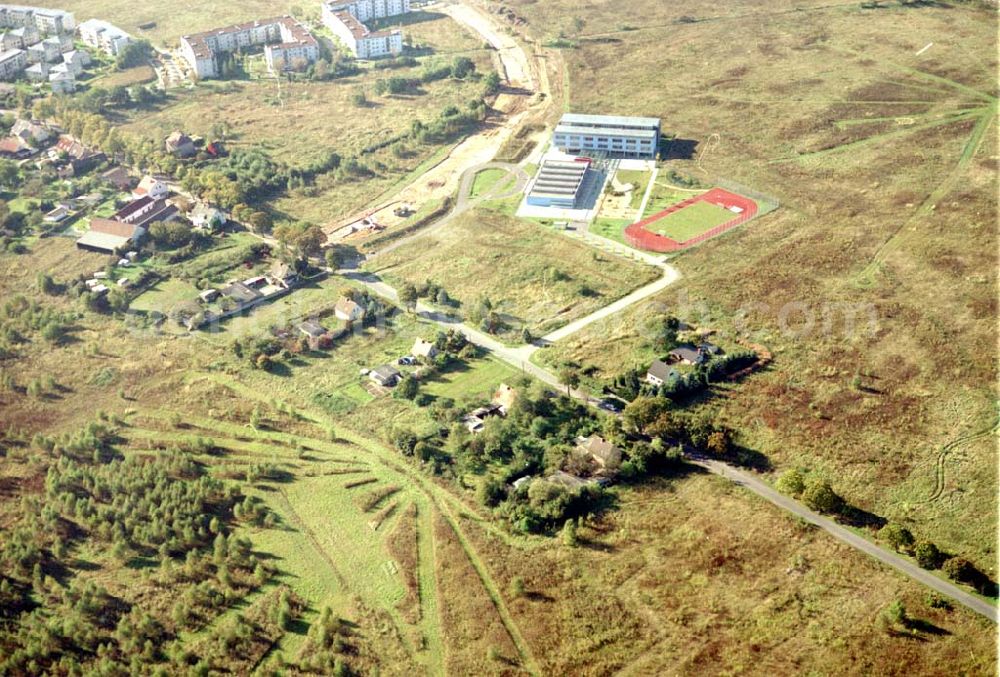 Aerial image Schönefeld, Brandenburg - Land-Art Projekt im Gewerbe- und Wohngebiet Roncasa der HVB Projekt GmbH westlich des S- und Fernbahnhofes Schönefeld.