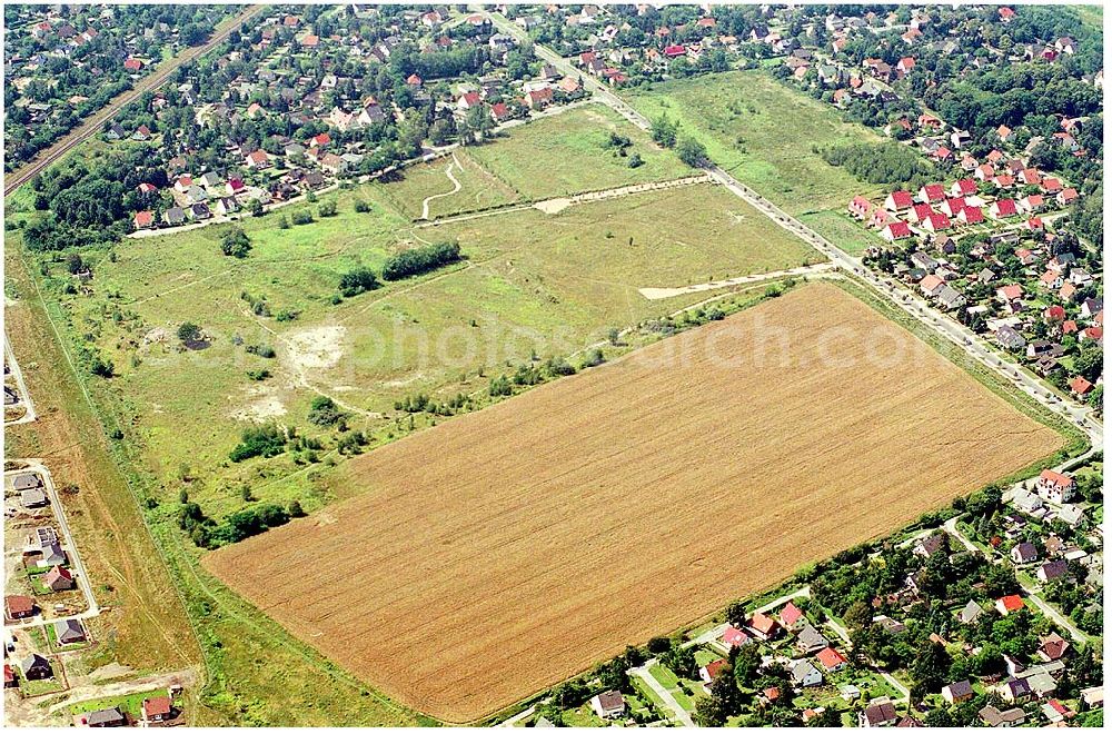 Aerial photograph Berlin - Hellersdorf - Wohnsiedlungsfläche der DEGEWO für Einfamilienhäuser an der Lansberger Straße / Kaulbachstraße in Mahlsdorf-Nord (Berlin-Hellersdorf).