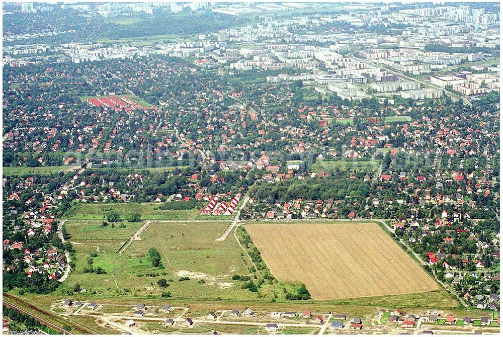 Aerial photograph Berlin - Hellersdorf - Wohnsiedlungsfläche der DEGEWO für Einfamilienhäuser an der Lansberger Straße / Kaulbachstraße in Mahlsdorf-Nord (Berlin-Hellersdorf).